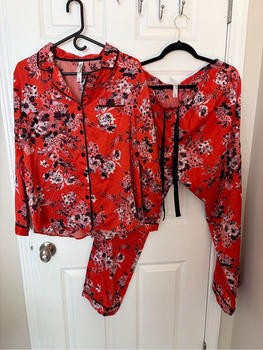 Gilligan & O'Malley Red Floral Satin Pajama Set Large